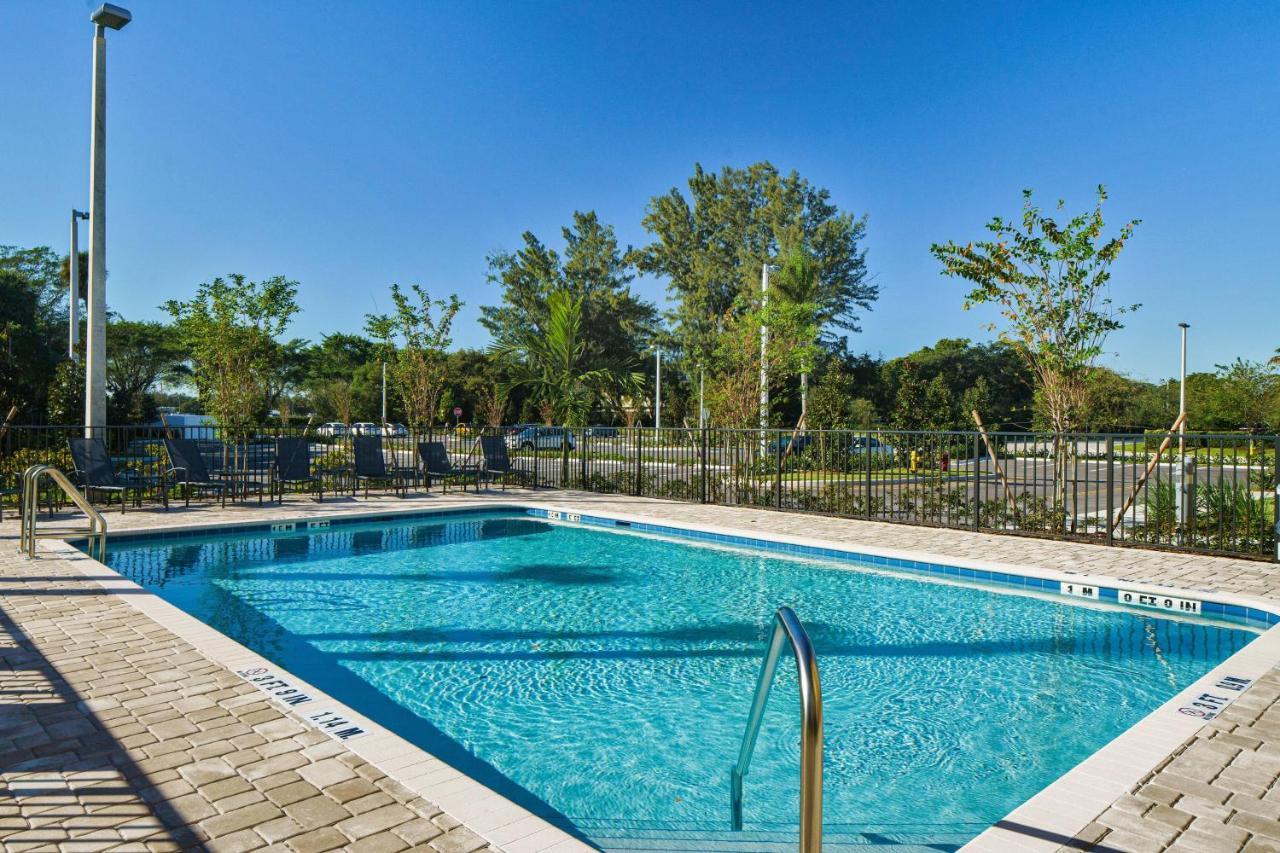 Fairfield By Marriott & Deerfield Boca Raton Deerfield Beach